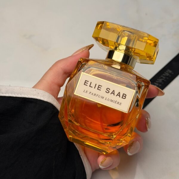 (Elie Saab Le Parfum Lumière)