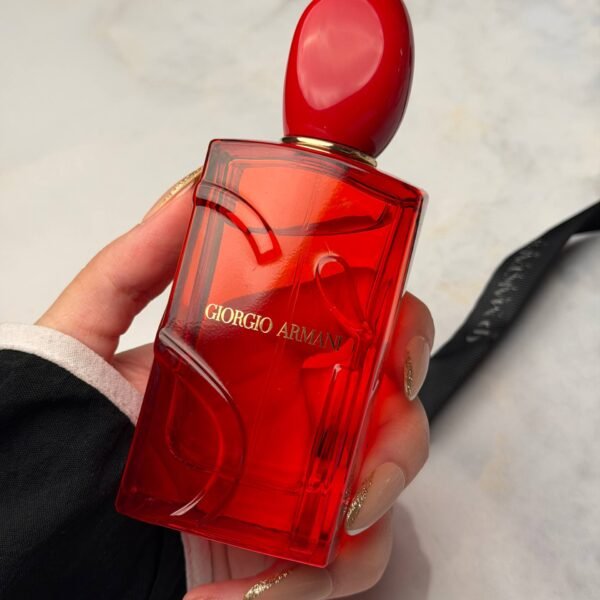 Giorgio Armani si