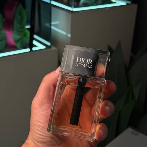 DIOR